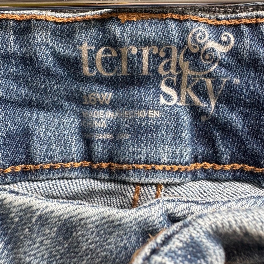 Terra & Sky Light Blue Jean Shorts - Picture 3 of 4